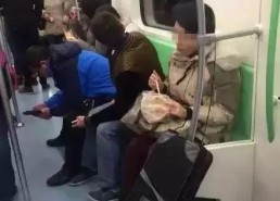 娱乐吃瓜酱上海地铁,娱乐吃瓜酱带你探秘都市生活百态